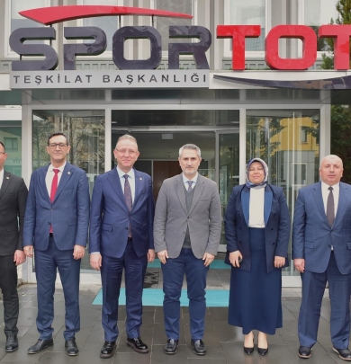 KURUÇAY BELEDİYE BAŞKANI RENGÜL ATICI'DAN SPOR TOTOYA ZİYARET