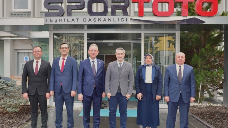 KURUÇAY BELEDİYE BAŞKANI RENGÜL ATICI'DAN SPOR TOTOYA ZİYARET