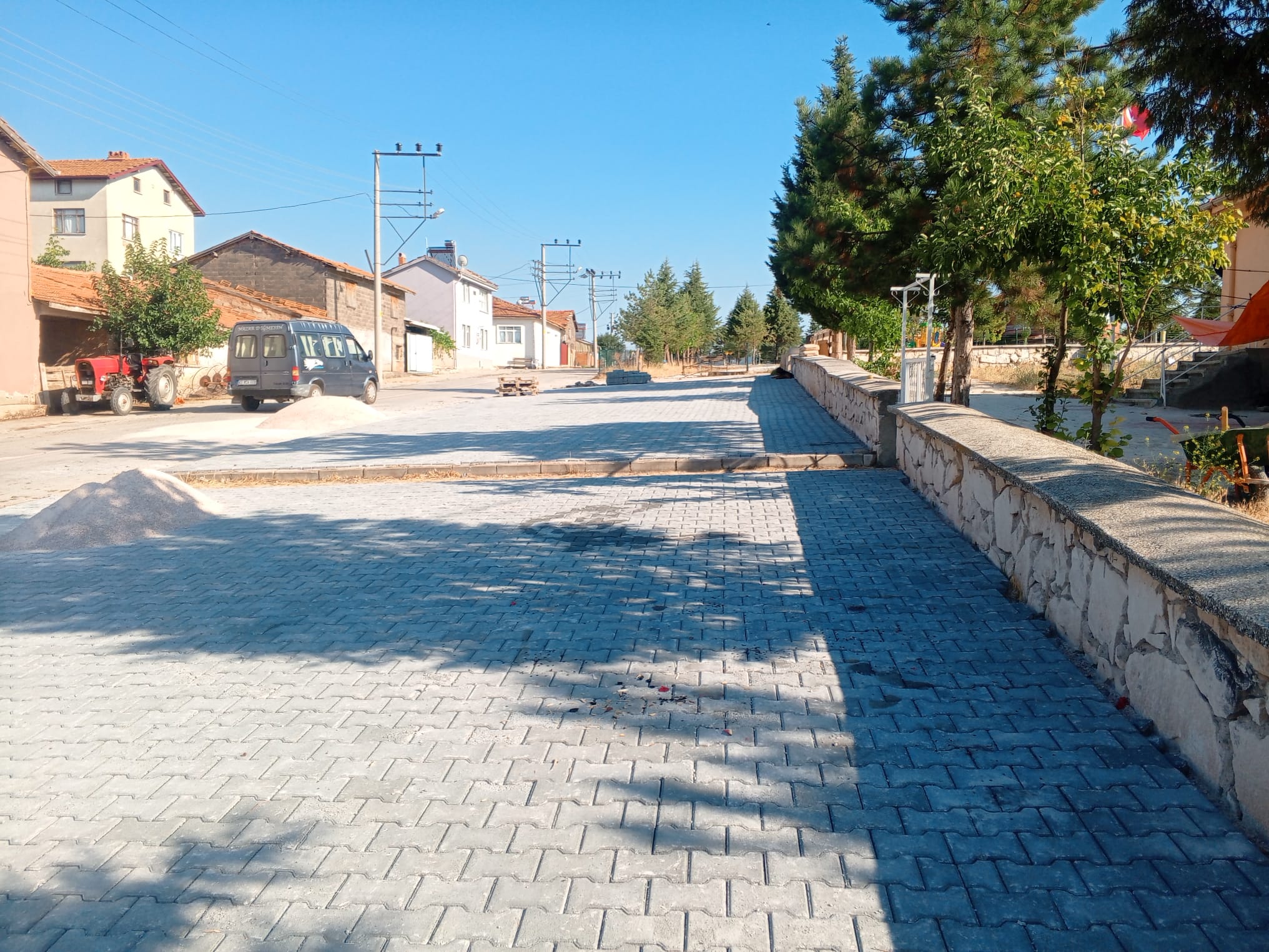 PARKE TAŞI DÖŞEME ÇALIŞMASI